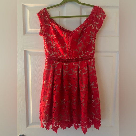 Francesca’s off shoulder, red lace dress - Picture 3 of 5